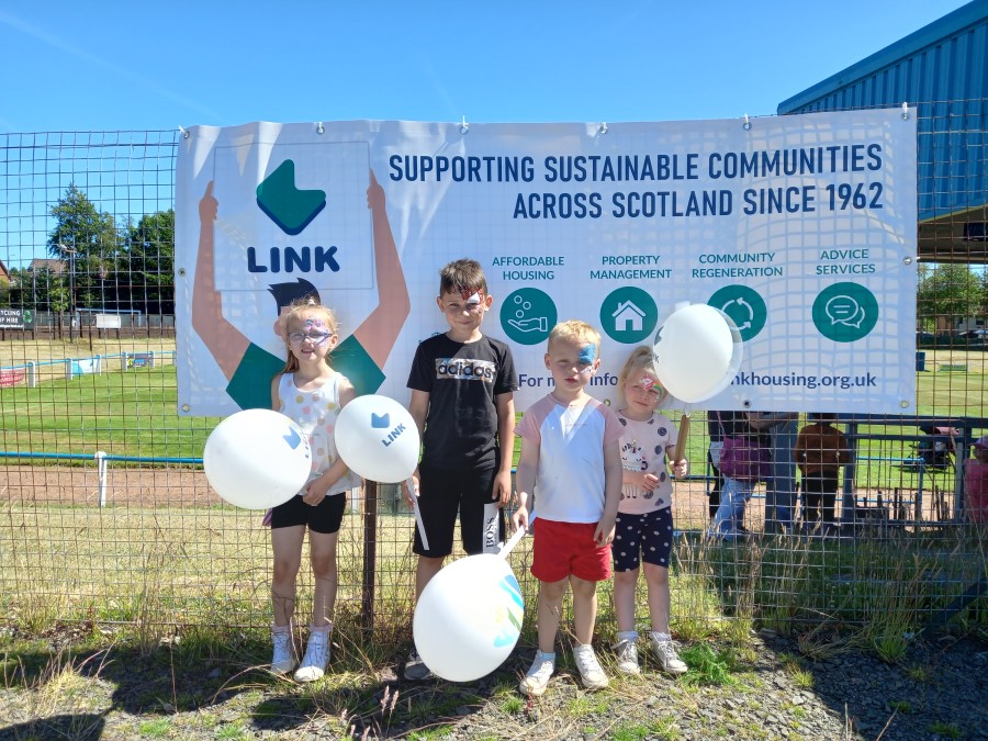 Hundreds enjoy Link’s Bathgate summer fun day Scottish Housing News